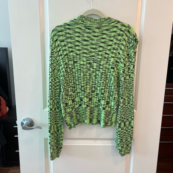 BlankNYC Women's Green The Clash Crew
Neck Balloon Sleeves Sweater - Picture 9 of 16